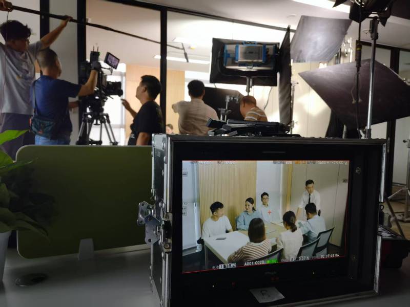 寿阳县TVC拍摄公司：科技产品视觉化大师，诠释未来感与功能美学